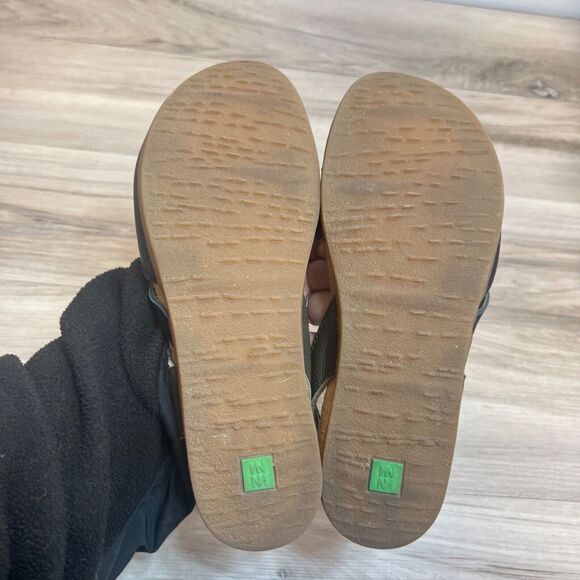 El Naturalista Black Sandals with Flexible Sole - Picture 7 of 10